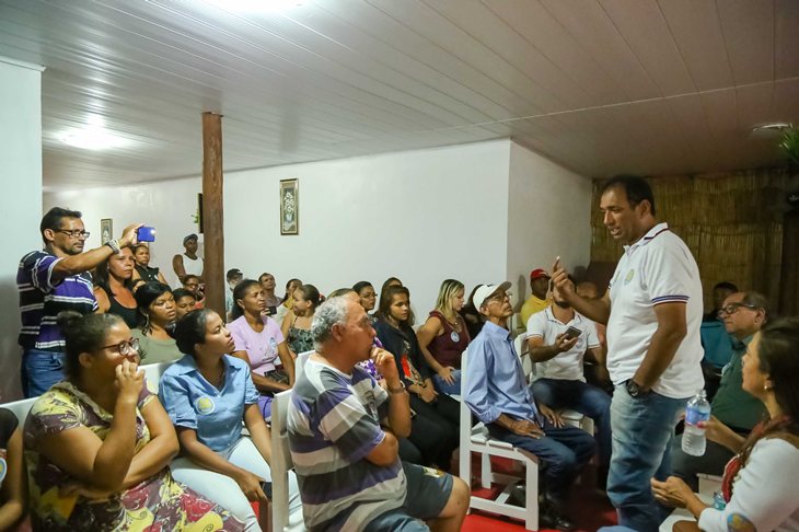 Marão e Nazal durante encontro com moradores de Olivença. Imagem: Clodoaldo Ribeiro.