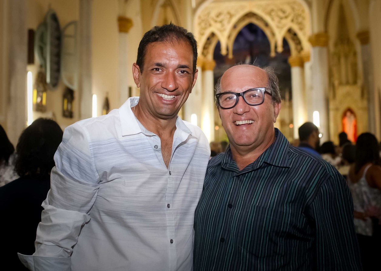 Os ex-alunos Marão e Nazal na missa do centenário da Piedade. Imagem: Clodoaldo Ribeiro.