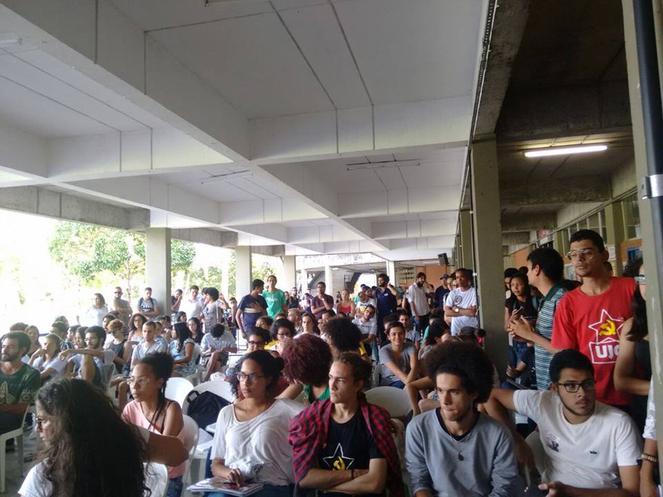 Imagem da assembleia de 24 de outubro de 2016/WhatsApp.