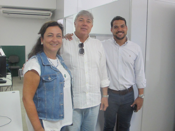 Kátia, Alcides e Roberto. Imagem: Marcelo Silveira/Secom-Ilhéus.