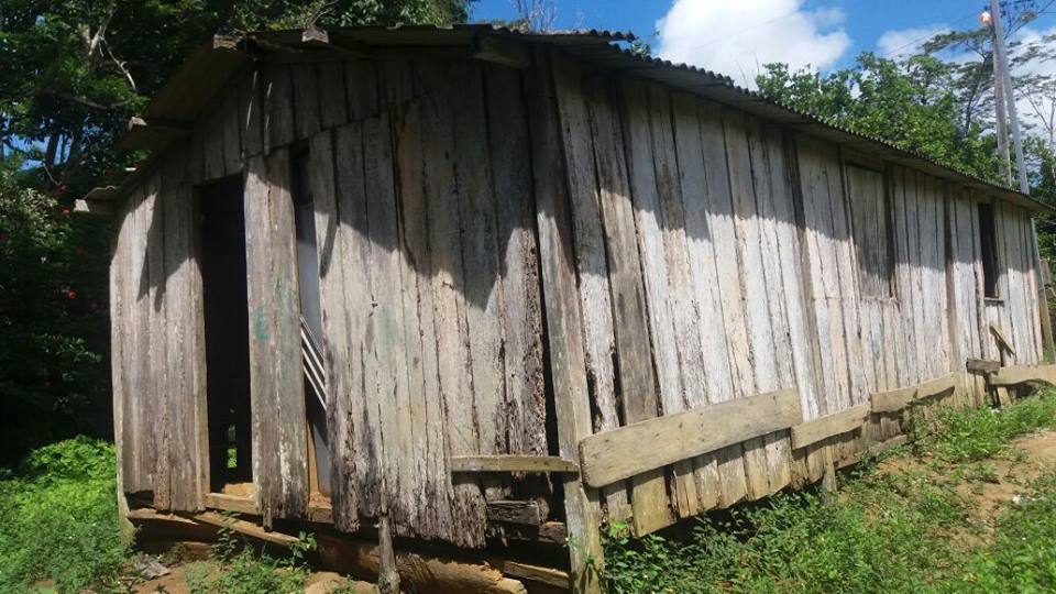Escola de Piaçaveiras, no Japu, distrito de Ilhéus. Imagem: Eliane Oliveira.