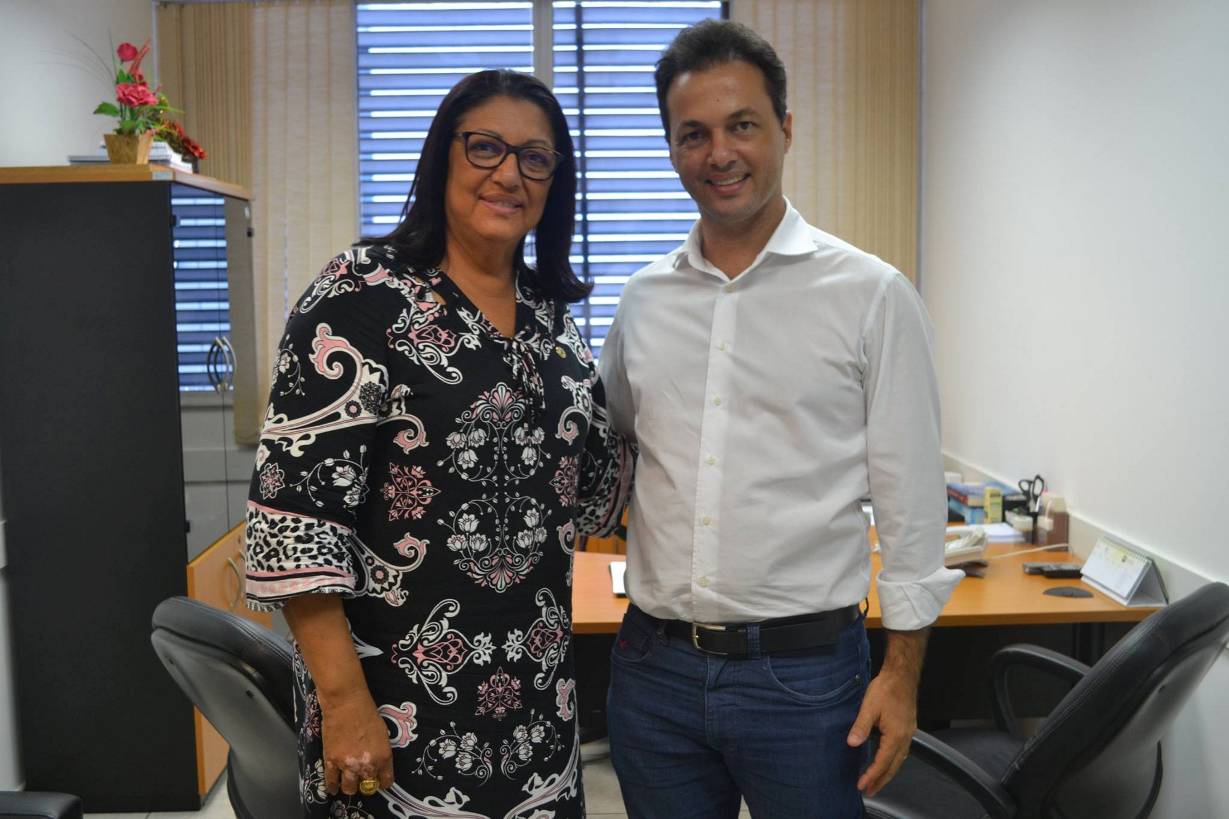 A deputada Ângela Sousa e o pastor Manassés Neiva.