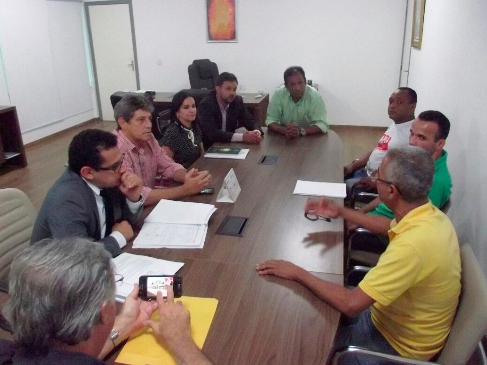Prefeito se reuniu com representantes da categoria nessa terça-feira. Imagem: Marcelo Silveira/Secom-Ilhéus.