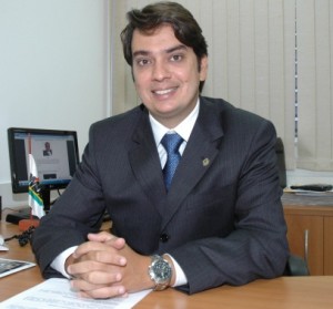 Pedro Tavares no gabinete